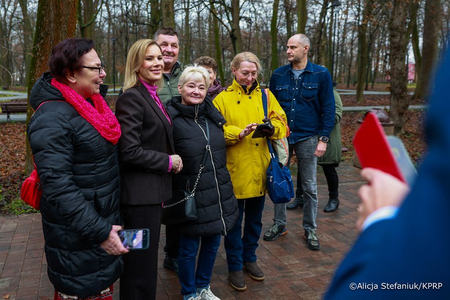 011_Pierwsza Dama Marta Nawrocka_Busko-Zdrój_Otwarcie Zakładu Aktywności Zawodowej_11-12-2025_7C6A0195.jpg