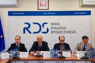 001_Minister_Adam_Andruszkiewicz_Rada_Dialogu_Społecznego_20251212_IMG_3546-2.jpg