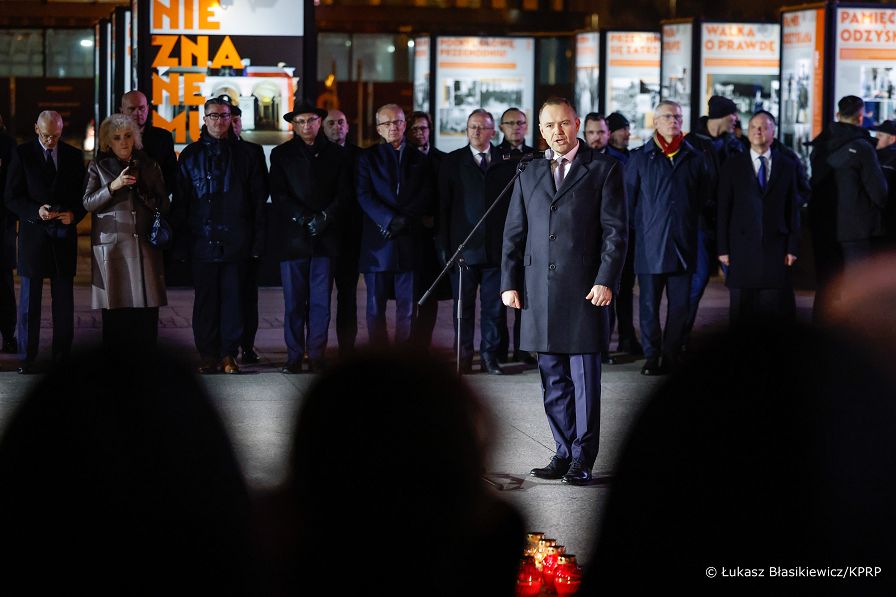 003_b_Prezydent_Karol_Nawrocki_Swiatlo Wolnosci 44_rocznica_stanu_wojennego_w_Polsce _20251213__B_15201.jpg