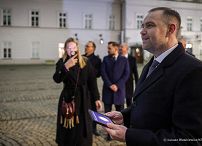 001_Prezydent_Karol_Nawrocki_Iluminacja_Swiatlo Wolnosci 44_rocznica_stanu_wojennego_w_Polsce _20251213_LB_29415.jpg