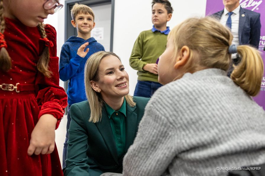 015_Prezydentowa_Marta_Nawrocka_spotkanie_Podopieczni_kliniki_Paley_Europe_20251213_7C6A5563.jpg