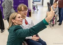 022_a_Prezydentowa_Marta_Nawrocka_spotkanie_Podopieczni_kliniki_Paley_Europe_20251213_7C6A6065.jpg