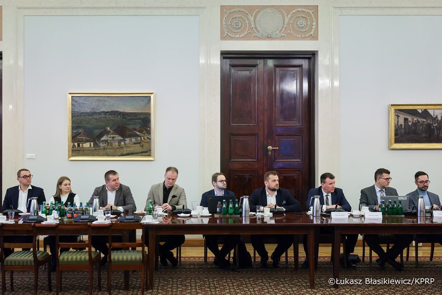 007_Minister_Mateusz_Kotecki_spotkanie_ws_programu_czyste_powietrze_15-12-2025_LB_29674.jpg.JPG