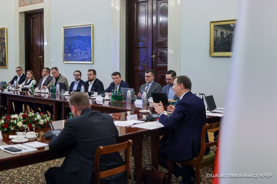 009_Minister_Mateusz_Kotecki_spotkanie_ws_programu_czyste_powietrze_15-12-2025_LB_29784.jpg.JPG