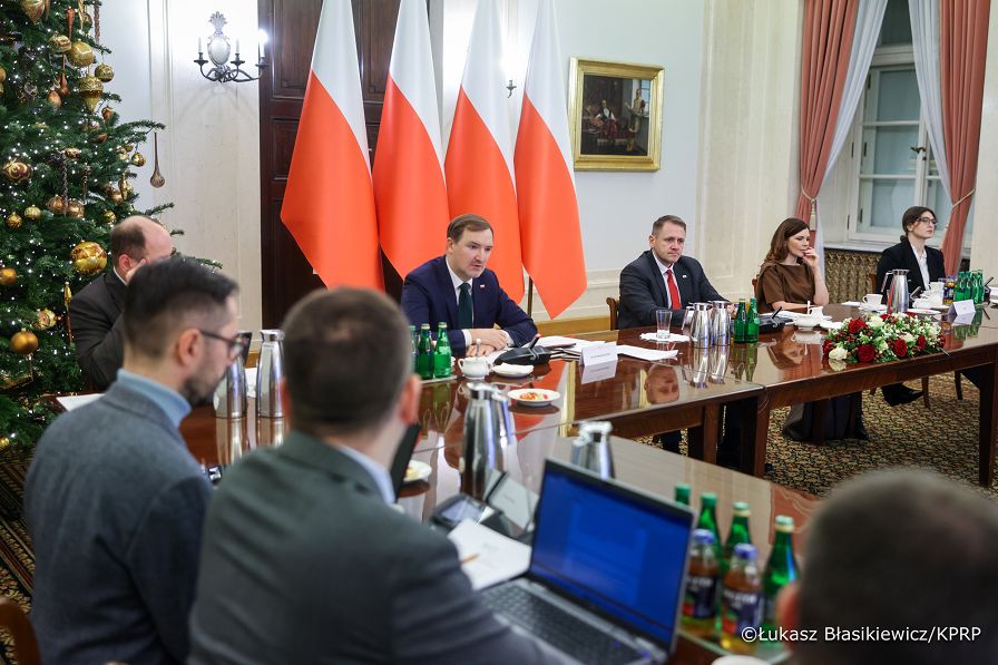 012_Minister_Mateusz_Kotecki_spotkanie_ws_programu_czyste_powietrze_15-12-2025_LB_29947.jpg.JPG