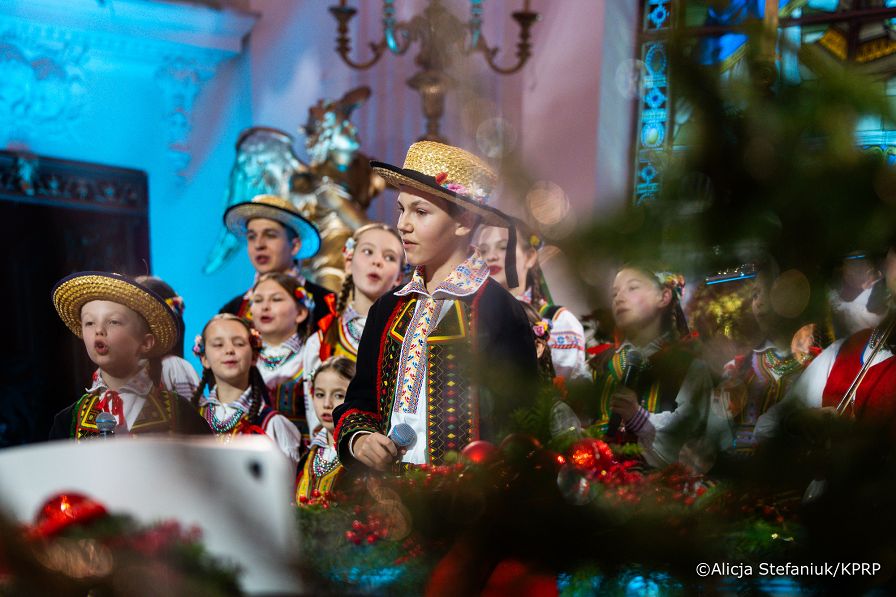 013_Prezydent_Karol_Nawrocki_Pierwsza_Dama_Marta_Nawrocka_Kozłówka_Kolędowanie_08-12-2025_7C6A4568.jpg