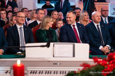015_Prezydent_Karol_Nawrocki_Pierwsza_Dama_Marta_Nawrocka_Kozłówka_Kolędowanie_08-12-2025_7C6A4816.jpg