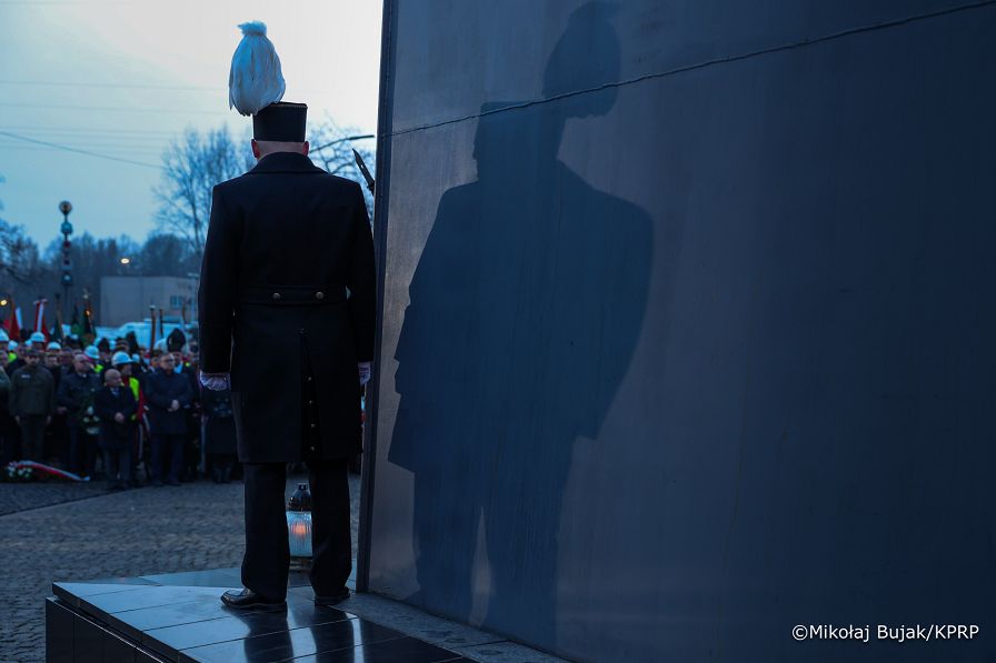 021_Prezydent_Karol_Nawrocki_Katowice_44_Rocznica_pacyfikacji_Kopalni_Wujek_16-12-2025_MWB12561.jpg