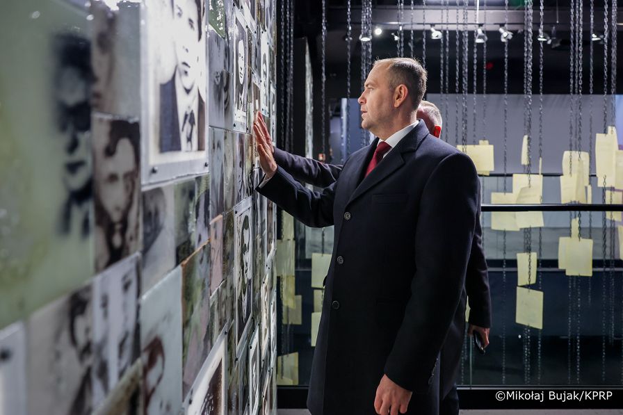 006_Prezydent_Karol_Nawrocki_Katowice_44_Rocznica_pacyfikacji_Kopalni_Wujek_16-12-2025_MWB11794.jpg