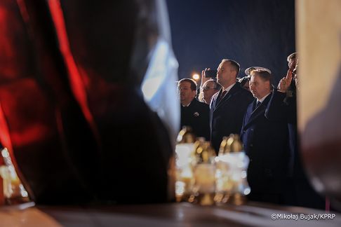 009_Prezydent_Karol_Nawrocki_Gdynia_obchody 55. rocznicy Grudnia ’70_17-12-2025_MWB26971.jpg