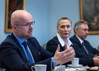 002_Minister_Mateusz_Kotecki_spotkanie z Rzecznikiem Finansowym_Michałem_Ziemiakiem_17-12-2025_MB2_4284.jpg.JPG