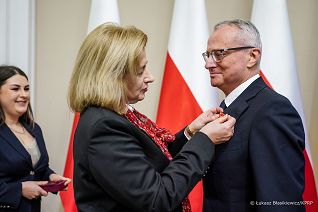002_Minister_Agnieszka_Jedrzak_odznaczenia_panstwowe_20251218_LB_04220.jpg