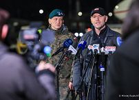 010_Prezydent_Karol_Nawrocki_wizyta_port_Rzeszow_Jasionka_i_POLLOGHUB_20251202_MWB20671.jpg