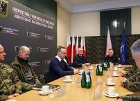 006_a_Prezydent_Karol_Nawrocki_wizyta_port_Rzeszow_Jasionka_i_POLLOGHUB_20251202_MWB11288.jpg