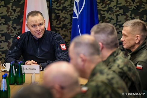 008_Prezydent_Karol_Nawrocki_wizyta_port_Rzeszow_Jasionka_i_POLLOGHUB_20251202_MWB20330.jpg