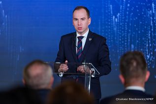 004_Minister_Adam_Andruszkiewicz_Uroczystość wręczenia Nagród Fundacji Polskiej_03-12-2025_LB_21003.jpg.JPG