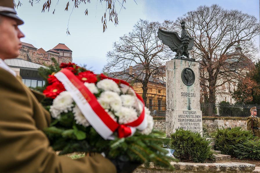 001_Prezydent_Karol_Nawrocki_wieniec_Pomnik_Krola_Jana_III_Sobieskiego_Wegry_20251203_MWB13852.jpg