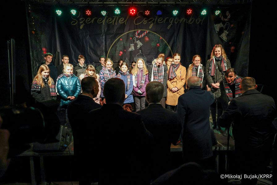 008_Prezydent_Karol_Nawrocki_spotkanie_Prezydentow_panstw_Grupy_Wyszehradzkiej_Jarmark_bożonarodzeniowy_03-12-2025_MWB16193.jpg.JPG