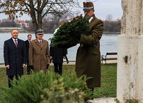 002_a_Prezydent_Karol_Nawrocki_wieniec_Pomnik_Krola_Jana_III_Sobieskiego_Wegry_20251203_MWB21115.jpg