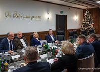 009_Minister_Mateusz_Kotecki_spotkanie z przedstawicielami branży_04-12-2025_PK1_9665.jpg.JPG