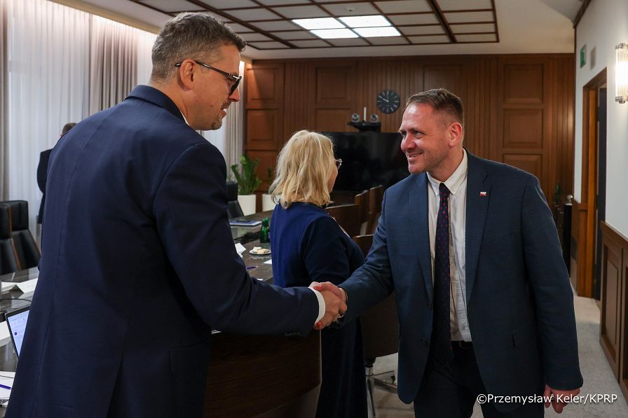 004_Minister_Mateusz_Kotecki_spotkanie z przedstawicielami branży_04-12-2025_PK1_9520.jpg.JPG