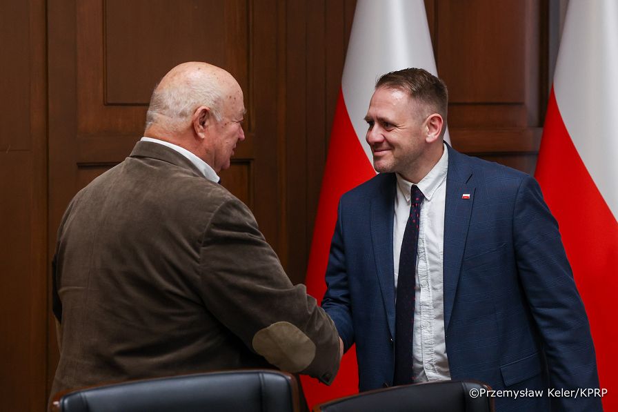 005_Minister_Mateusz_Kotecki_spotkanie z przedstawicielami branży_04-12-2025_PK1_9530.jpg.JPG