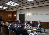 007_Minister_Mateusz_Kotecki_spotkanie z przedstawicielami branży_04-12-2025_PK1_9642.jpg.JPG