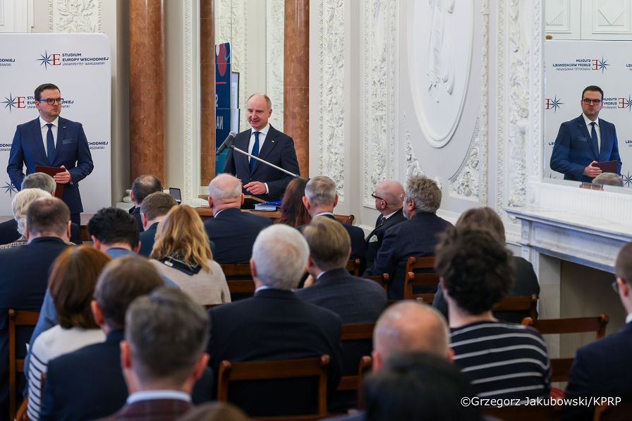 001_Minister_Wojciech_Kolarski_udział_w_uroczystościach jubileuszowych 35-lecia Studium Europy Wschodniej_05-12-2025_1S5A5913.jpg.JPG