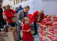 016_Pierwsza_Dama_Marta_Nawrocka_Chociwl_Paczka dla rodaka i Bohatera na Kresach_05-12-2025_7C6A3021.jpg.JPG