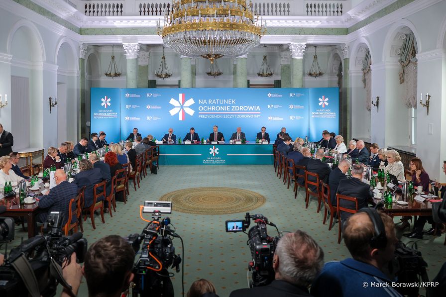 003_Prezydent_Karol_Nawrocki_Prezydencki_Szczyt_Zdrowotny_Na_ratunek_Ochronie_Zdrowia _20251205_MB1_3578.jpg