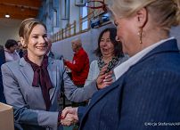 012_Pierwsza_Dama_Marta_Nawrocka_Chociwl_Paczka dla rodaka i Bohatera na Kresach_05-12-2025_7C6A1862.jpg.JPG