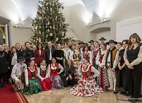 23_Marta_Nawrocka_ubieranie_choinki_Sien_Wielka_20251206_7C6A5485.jpg
