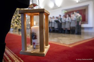 01_Para_Prezydencka_Swiatelko_Pokoju_20251208_7C6A0062.jpg