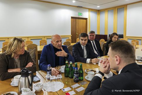 04_Mateusz_Kotecki_spotkanie_branża_spiytusowa _20251208_MB1_3822.jpg