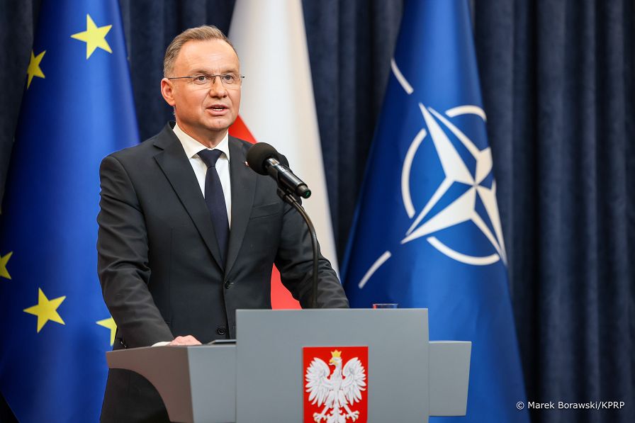 004_Prezydent_Andrzej_Duda_briefing_20250214_MB2_3608.jpg