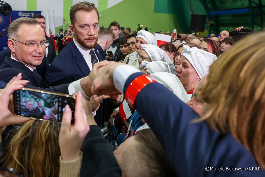 031_Andrzej_Duda_Ropczyce_spotkanie_mieszkańcy_20-02-2025_MB1_5684.jpg
