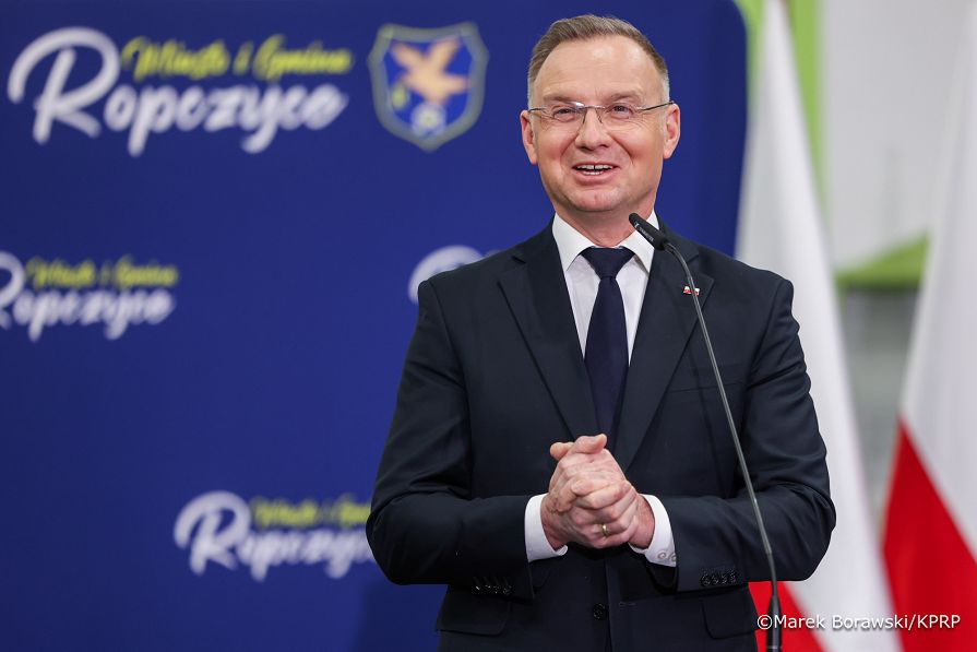 026_Andrzej_Duda_Ropczyce_spotkanie_mieszkańcy_20-02-2025_MB2_3956.jpg