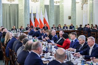 006_Prezydent_Andrzej_Duda_posiedzenie_plenarne_Rady_Dialogu_Spolecznego_20250227_LB_23706.jpg