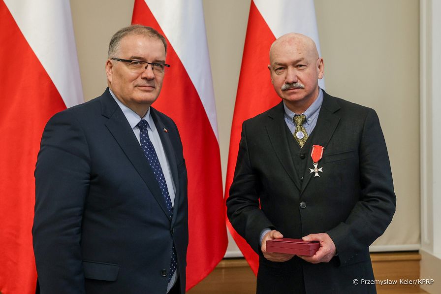 001_e_Minister_Andrzej_Dera_odznaczenia_przemiany_demokratyczne_w_Polsce_20250228_PK1_4453.jpg