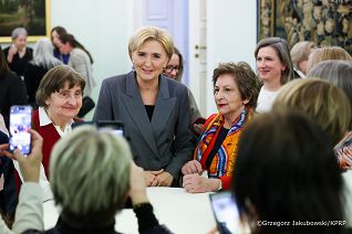 023_Agata_Kornhauser_Duda_Spotkanie_przedstawiciele_szkoła_przedmiotów_ojczystych_Londyn_03-02-2025_GJB_8128.jpg.JPG