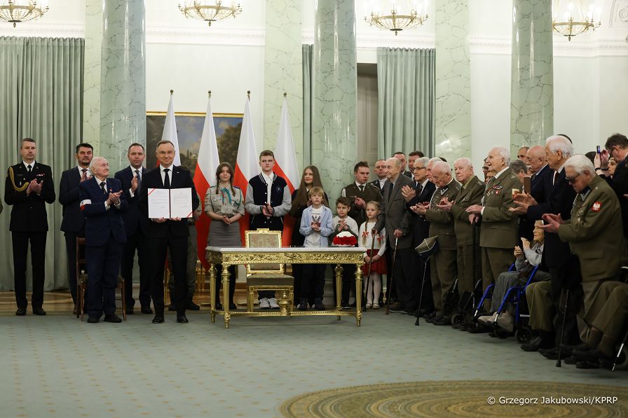 06_Andrzej_Duda_podpisanie_ustawy_o_ustanowieniu_Narodowego_Dnia_Pamieci zolnierzy_AK_20250206_GJB_9986.jpg