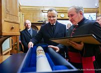 032_Andrzej_Duda_wizyta_robocza_Litwa_Nauseda_Ostra_brama_09-02-2025_LB_25377.jpg.JPG