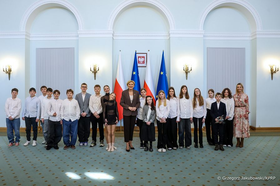 010_Agata_Kornhauser_Duda_spotkanie_uczniowie_SP_351_w_Warszawie_20250312_GJB_2013.jpg