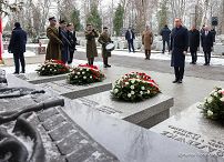 026_005_Andrzej_Duda_złożenie_wieńca_na_grobach_dowódców_AK_14-02-2025_MB1_2976.jpg.jpg