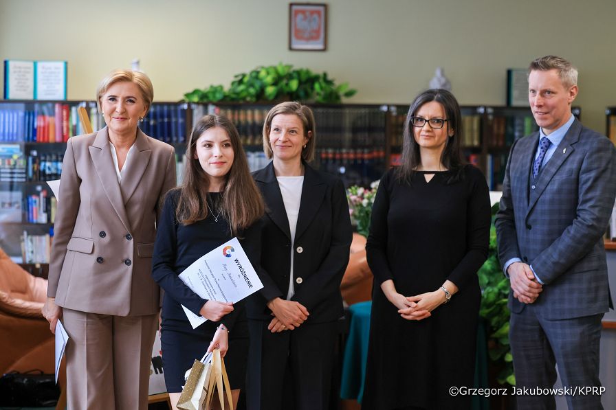 011_Agata_Kornhauser_Duda_finał_konkurs_poezji_niemieckojęzycznej_XLIX_LO_18-03-2025_GJA_1021.jpg.JPG