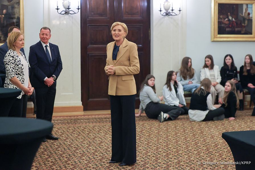 007_Agata_Kornhauser_Duda_spotkanie_uczniowie_ZSS_w_Stroniu_Slaskim_20250319_GJA_2390.jpg