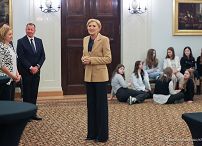 007_Agata_Kornhauser_Duda_spotkanie_uczniowie_ZSS_w_Stroniu_Slaskim_20250319_GJA_2390.jpg