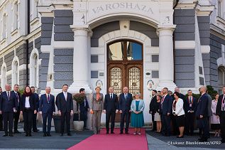 003_Andrzej_Duda_Agata_Korhauser_Duda_Wizyta_Węgry_Prezydent_Węgier_Tamas_Sulyok_Małżonka_powitanie_21-03-2025_LB_12653.jpg.JPG