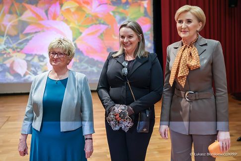 008_Agata_Kornhauser_Duda_wizyta_Centrum_Kultury_Szivarvany_20250321_LB_16795.jpg