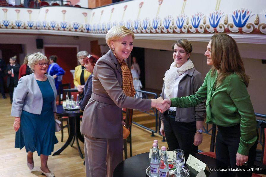 001_Agata_Kornhauser_Duda_wizyta_Centrum_Kultury_Szivarvany_20250321_LB_14060.jpg